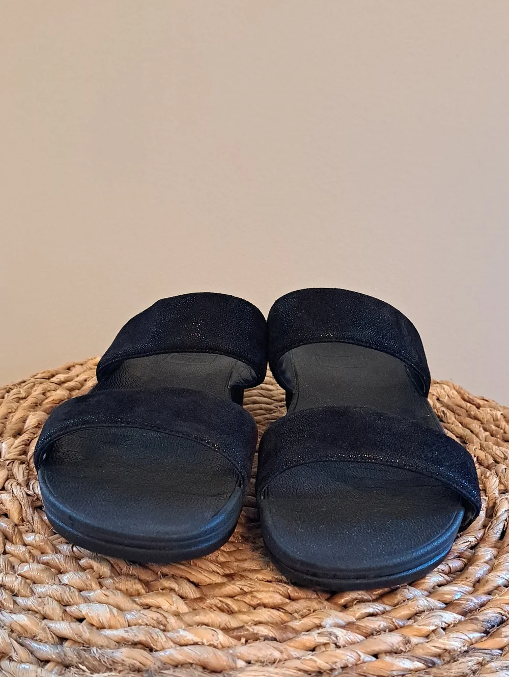 Fitflop Womens Lulu Summer/Athleisure Shimmerlux Suede Slide Sandals 7
